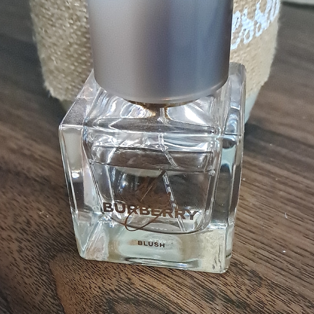 Burberry Blush Fragrance in Clear Glass Bottle 1oz
